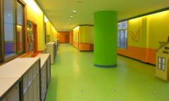 北京市豐臺區紅黃藍幼兒園地板