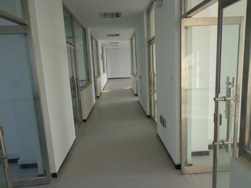 塑膠地板圖片 pvc辦公地板上雙面膠的痕跡如何去除?