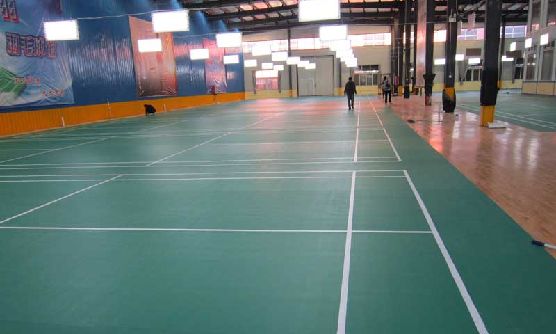 羽毛球地板膠減震防滑功能實現原理